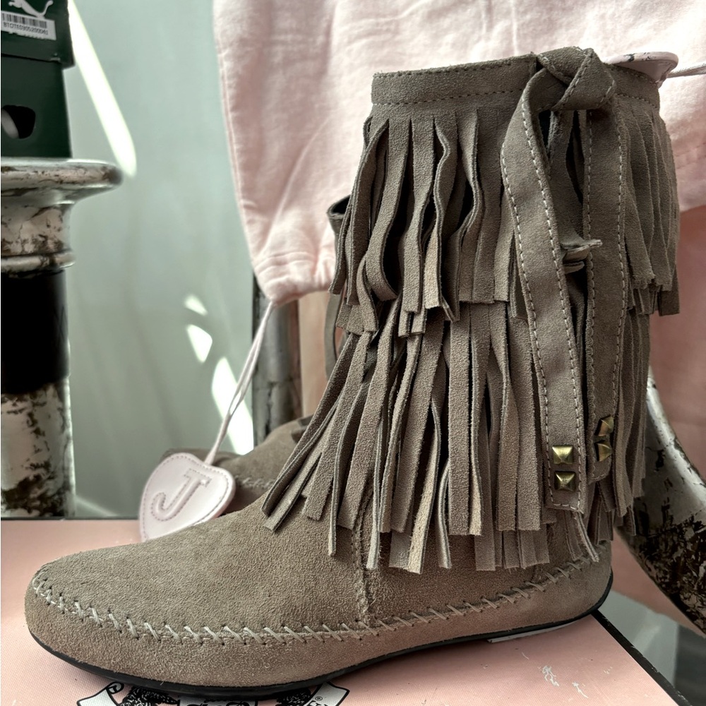 Juicy Couture Fringe Moccasins - Tan
